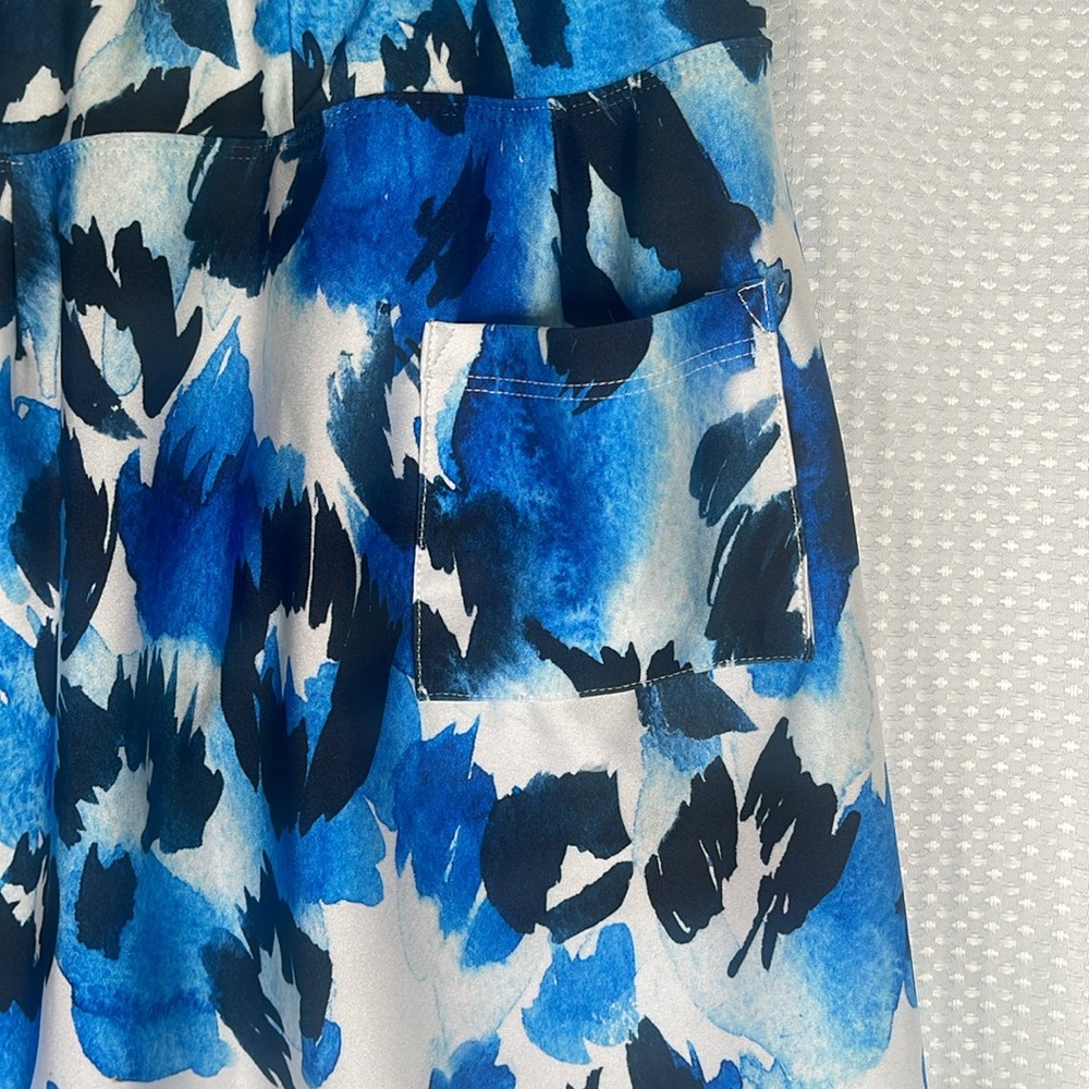 Women's Blue Printed Golf Skort - White Waistband - Picture 6 of 9